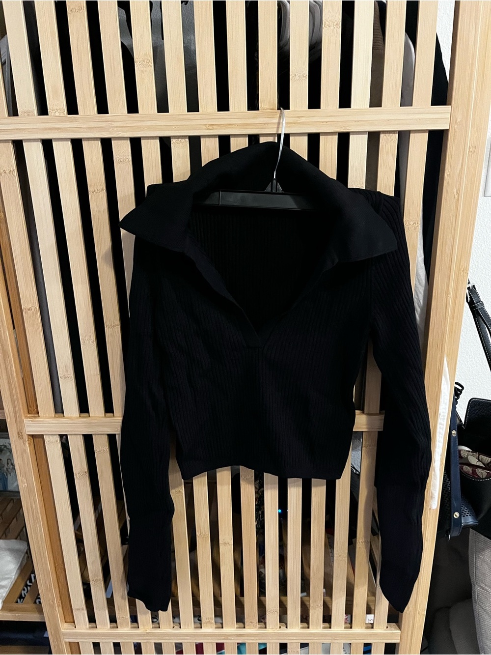 Balaton sculpt knit v neck S
